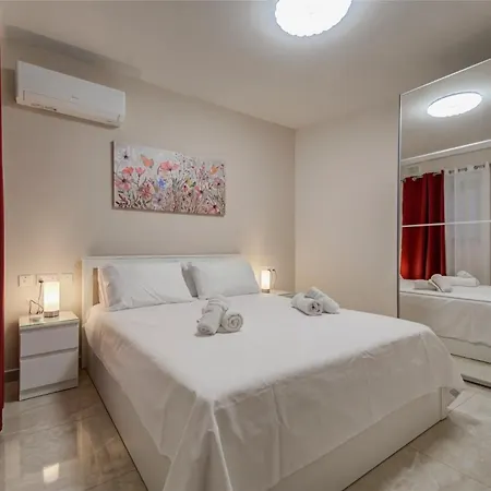 Cosy 3br With Private Terrace In By 360 Estates Lägenhet
